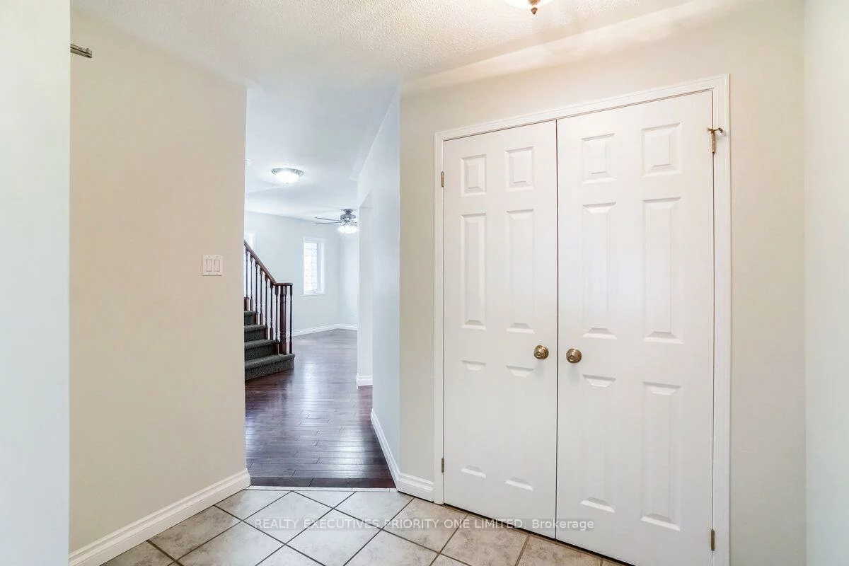 17, Drake, Painswick South, Barrie