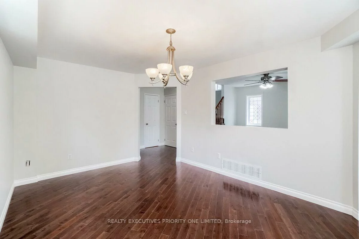 17, Drake, Painswick South, Barrie