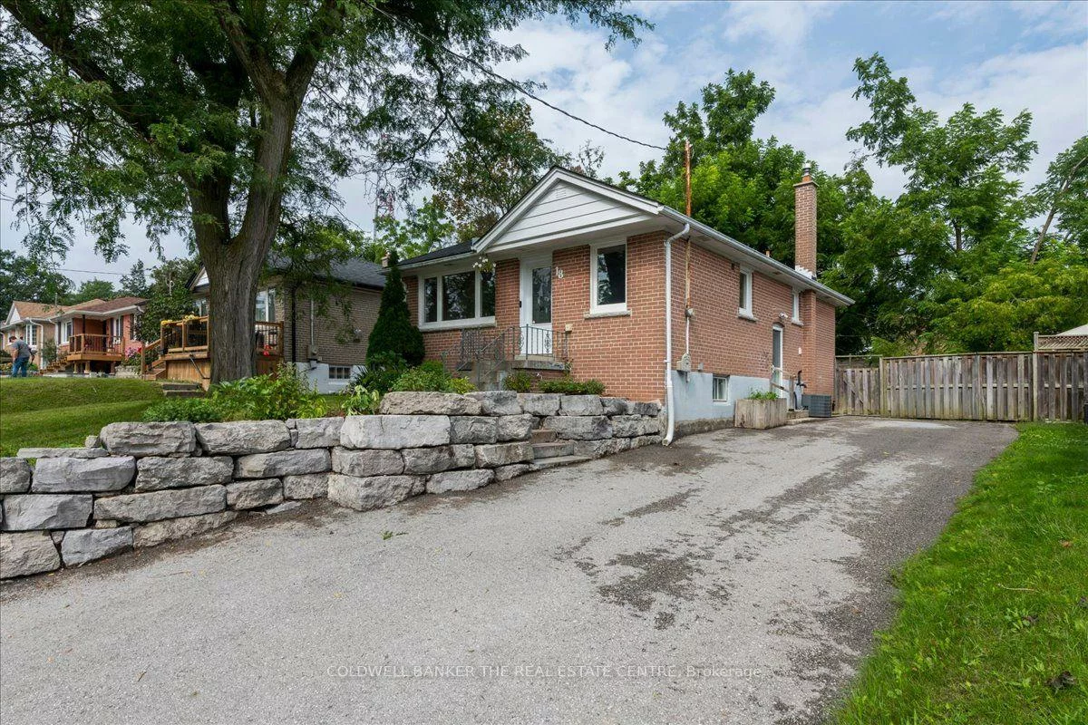 18, Agnes, Wellington, Barrie