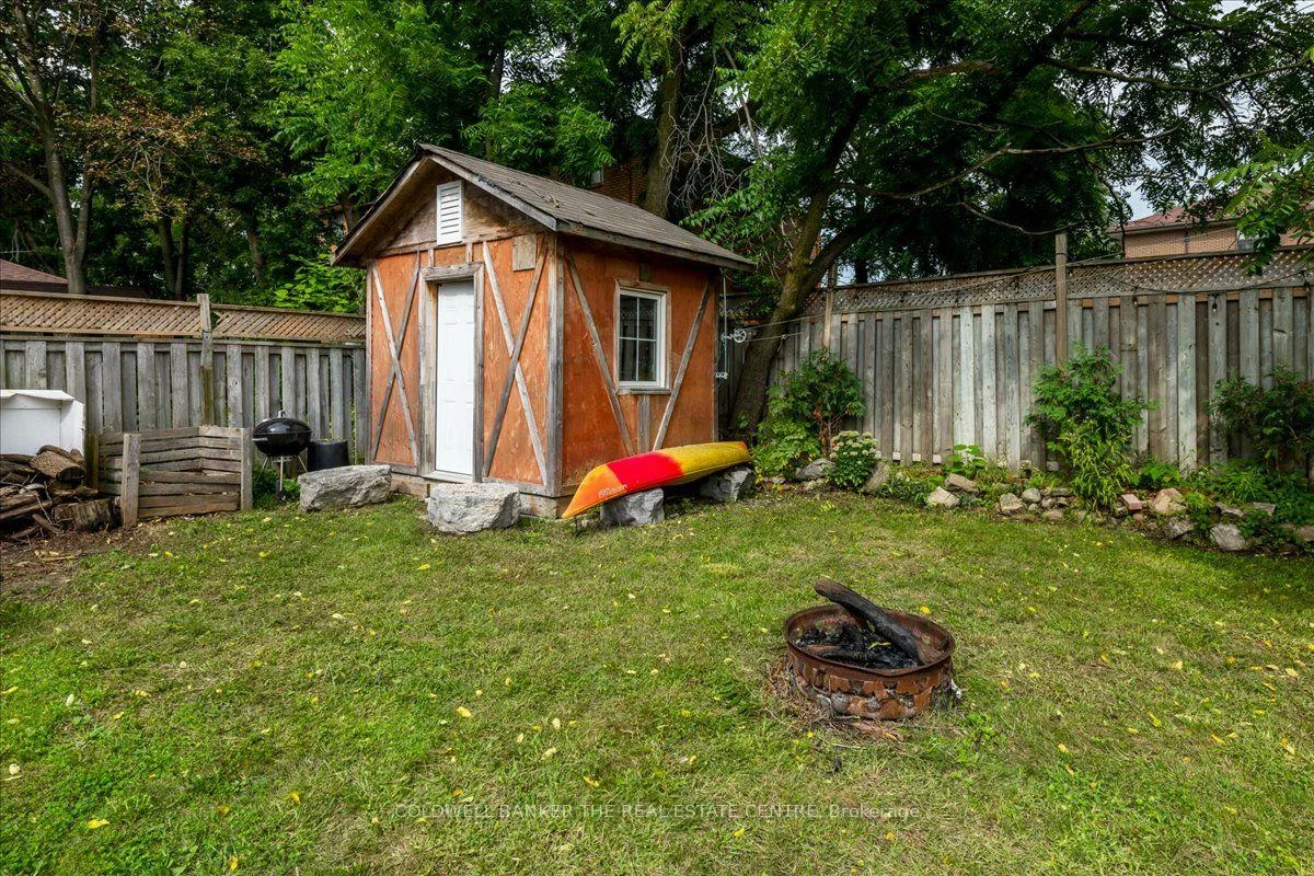 18, Agnes, Wellington, Barrie