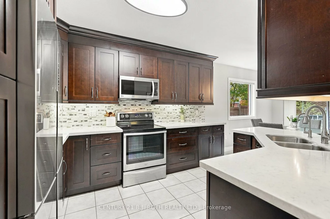 14, Bloxham, Bayshore, Barrie