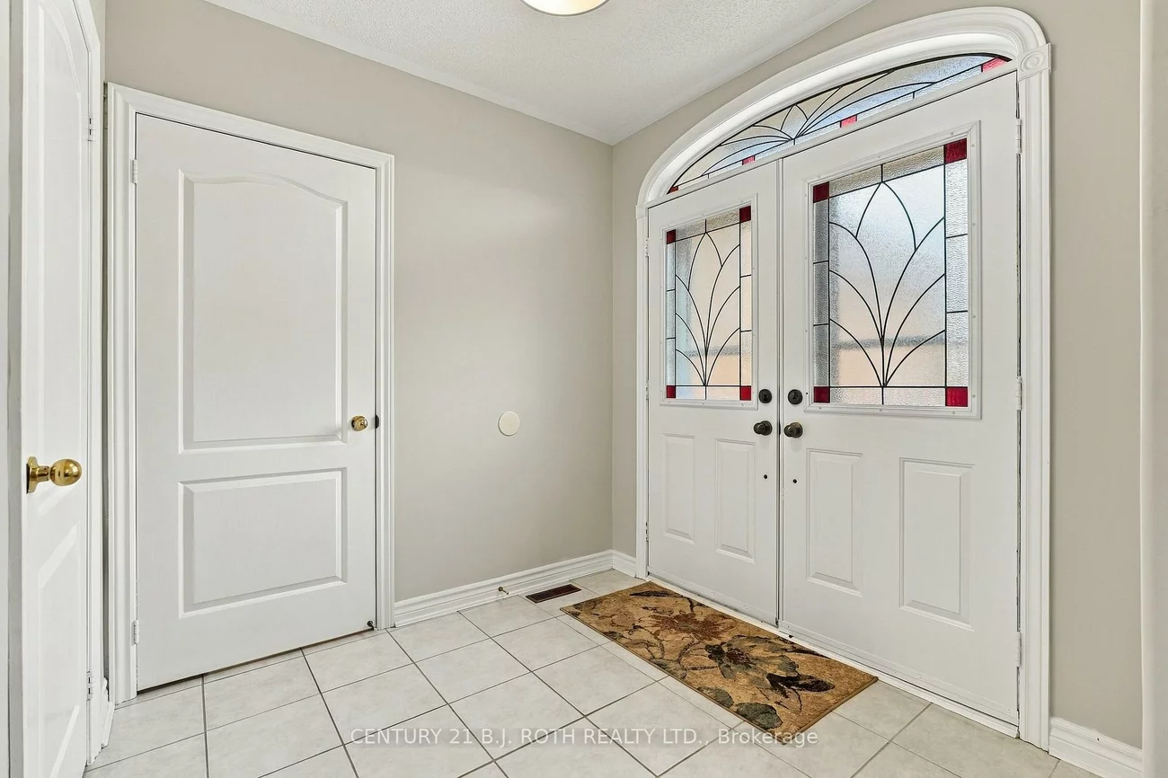 14, Bloxham, Bayshore, Barrie
