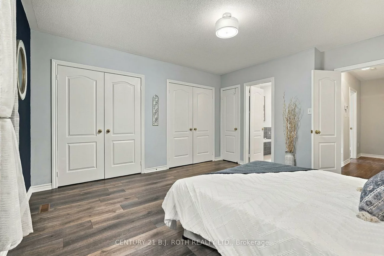 14, Bloxham, Bayshore, Barrie
