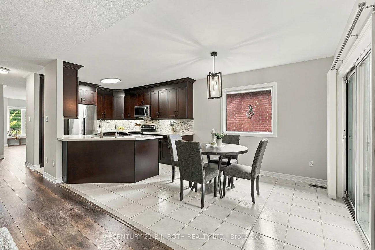 14, Bloxham, Bayshore, Barrie