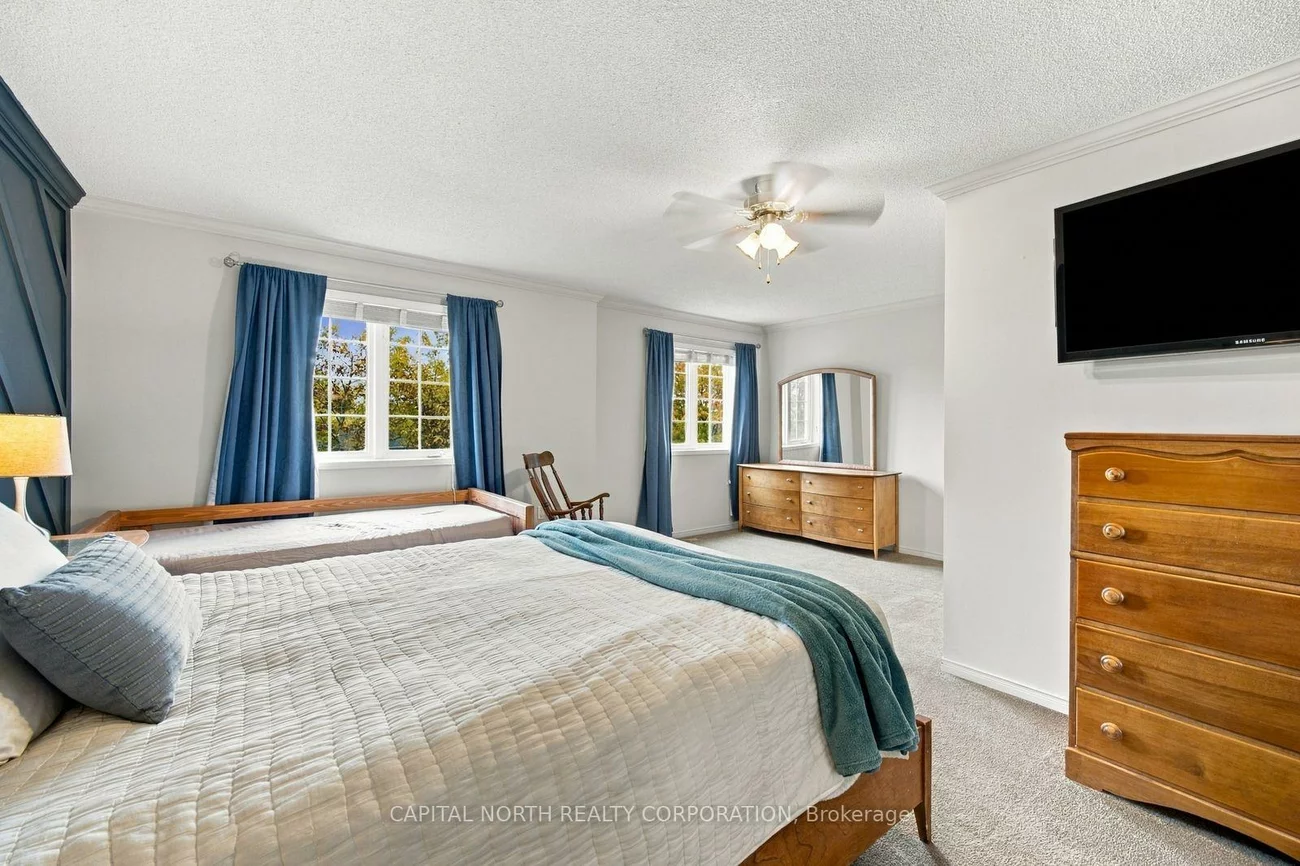 111, Kingsridge, Bayshore, Barrie