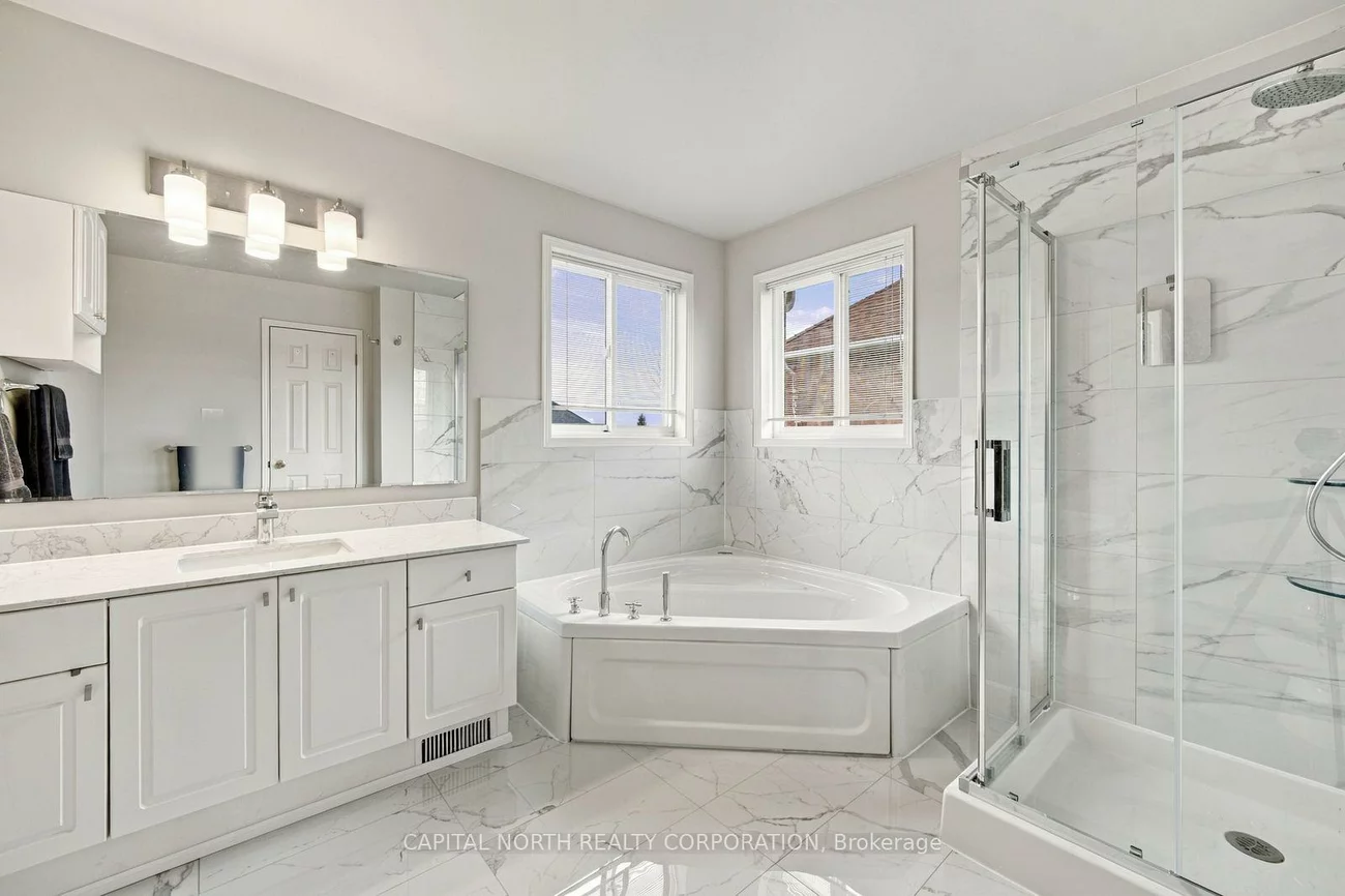111, Kingsridge, Bayshore, Barrie