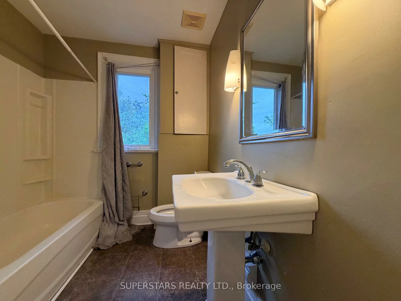 74, Toronto, City Centre, Barrie