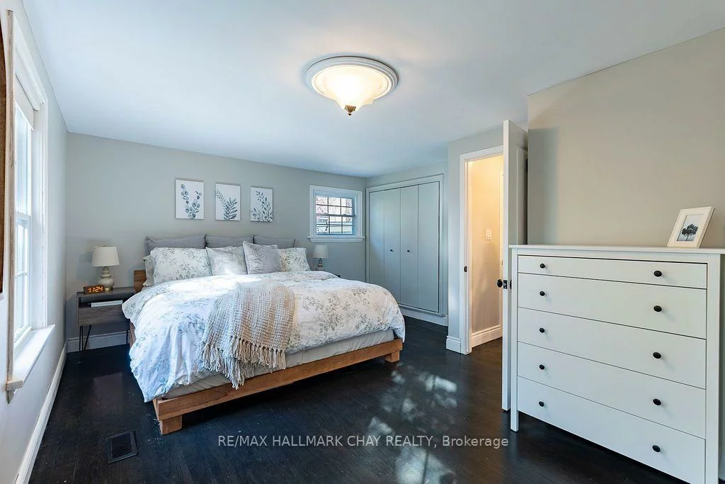 63, Napier, Codrington, Barrie