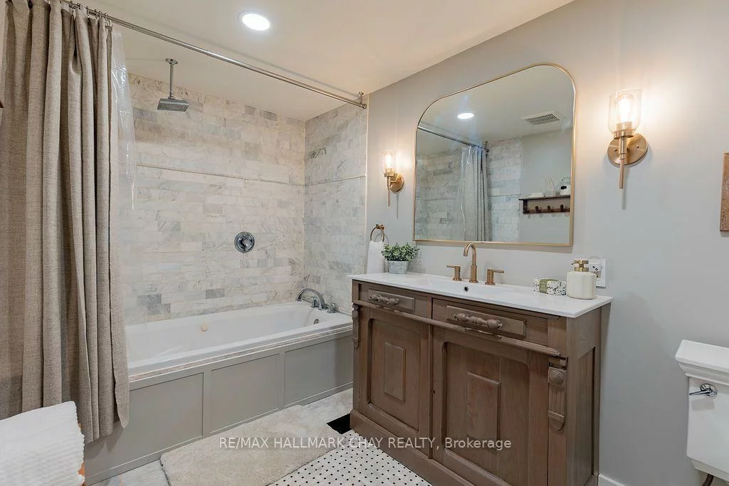 63, Napier, Codrington, Barrie