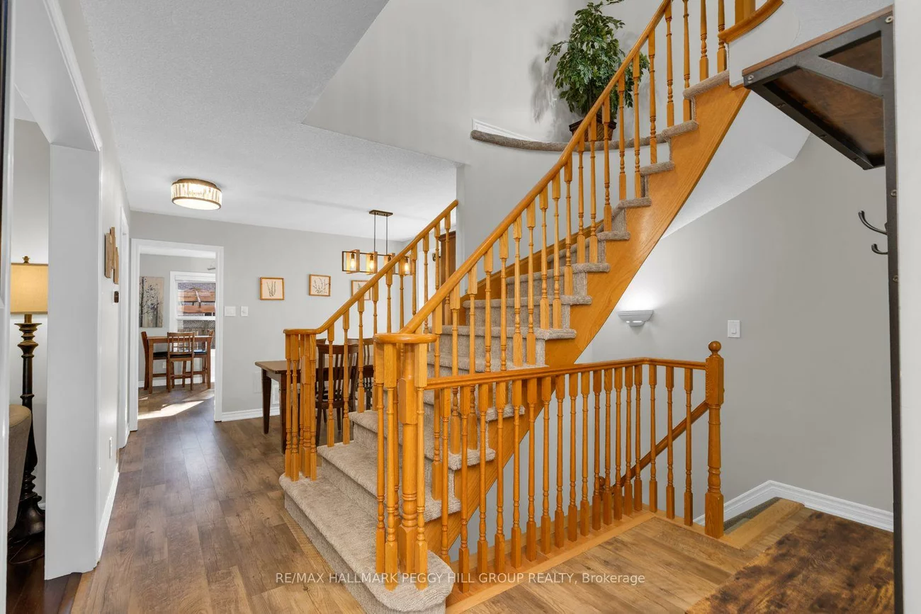 95, Madelaine, Painswick South, Barrie