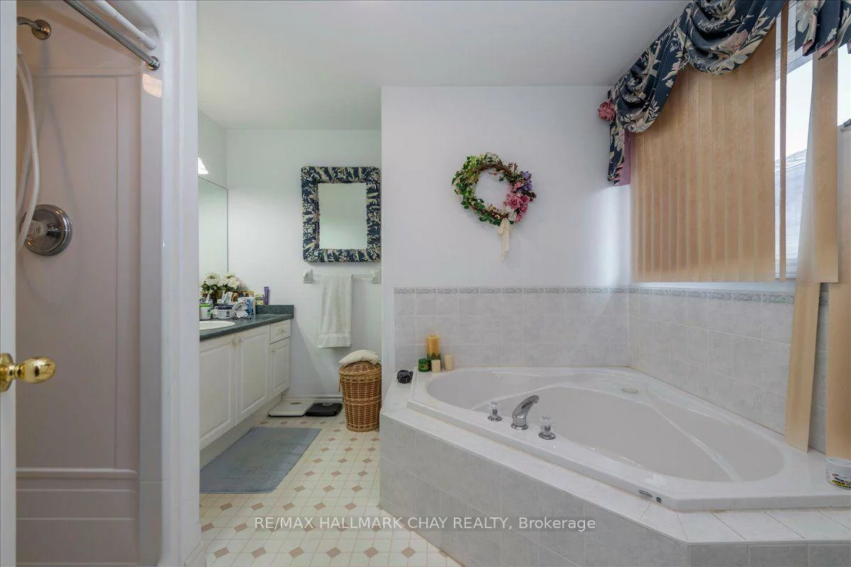 245, Pringle, Edgehill Drive, Barrie