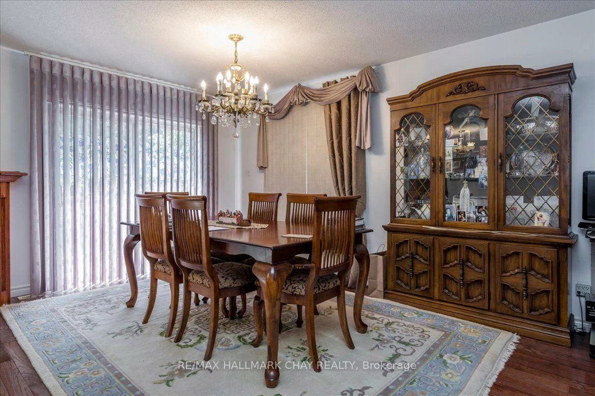 245, Pringle, Edgehill Drive, Barrie