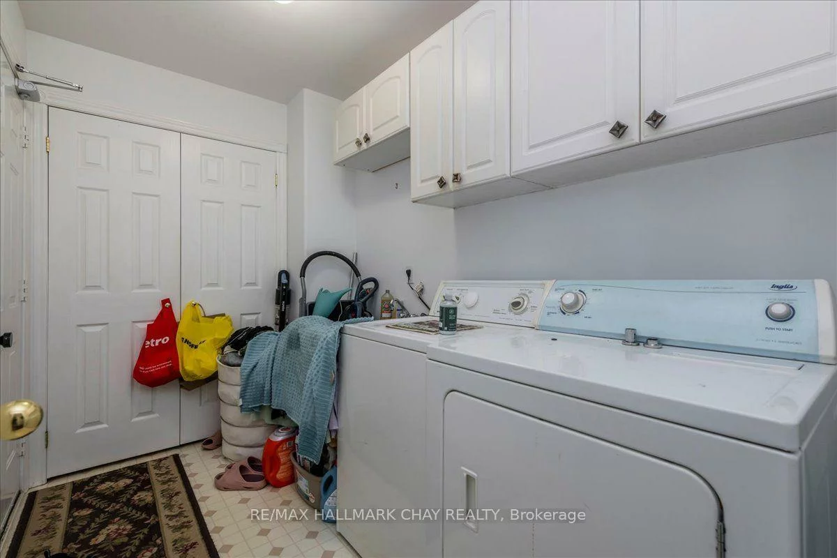 245, Pringle, Edgehill Drive, Barrie