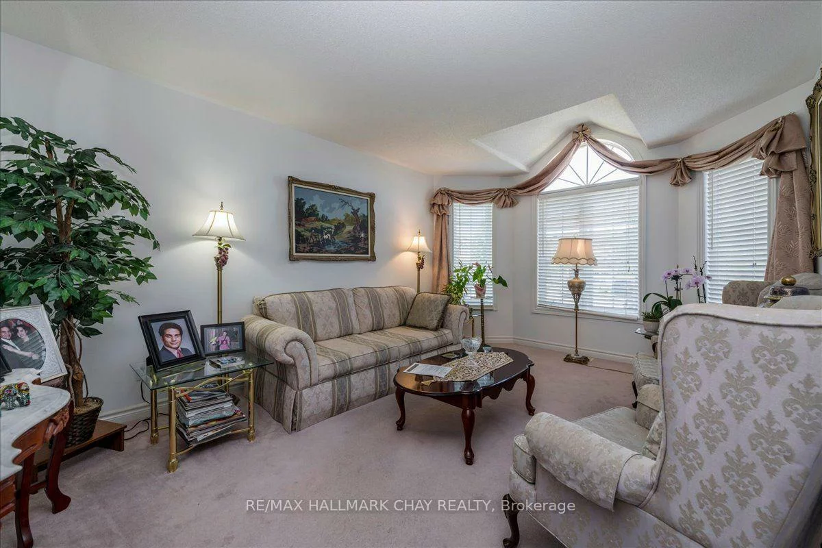 245, Pringle, Edgehill Drive, Barrie