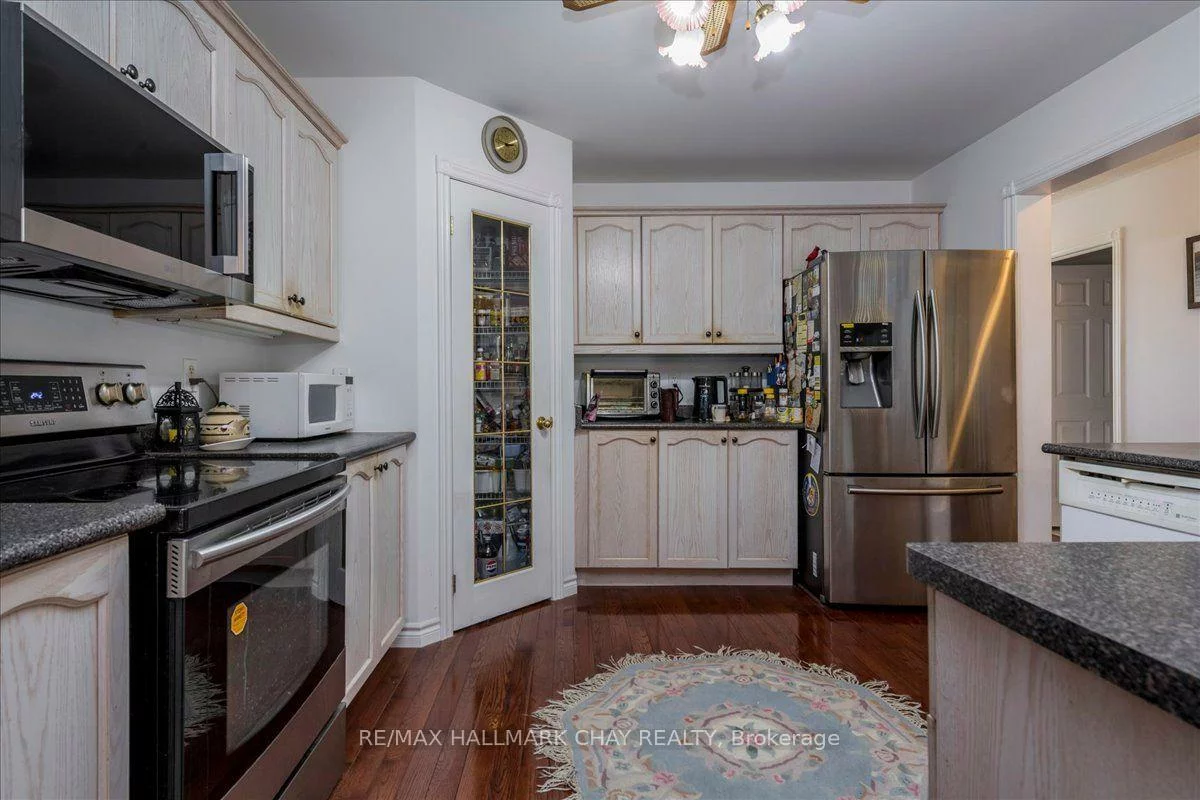 245, Pringle, Edgehill Drive, Barrie