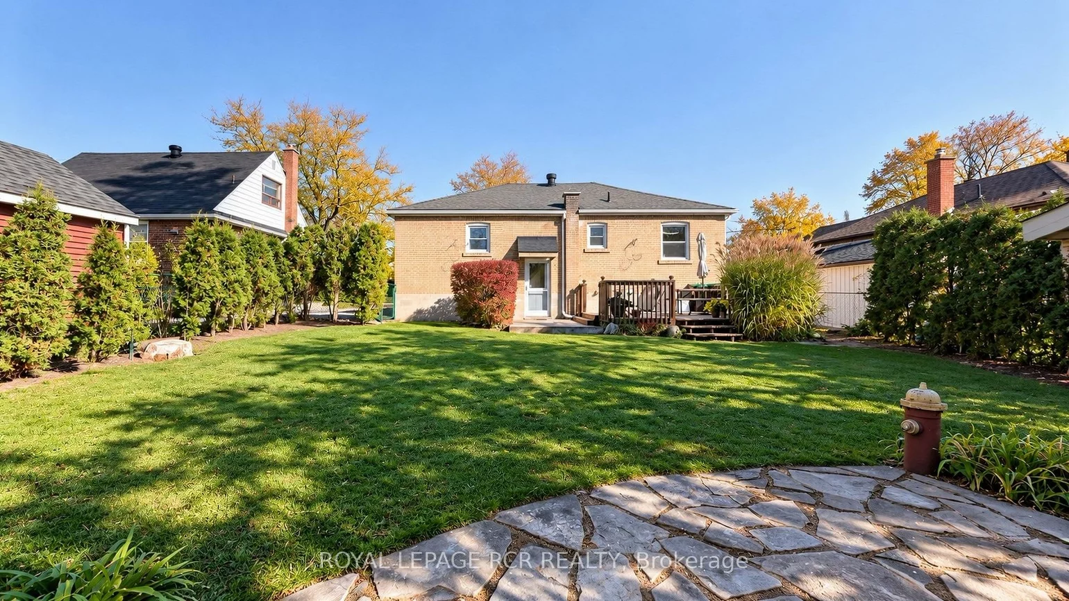 26, Newton, Wellington, Barrie
