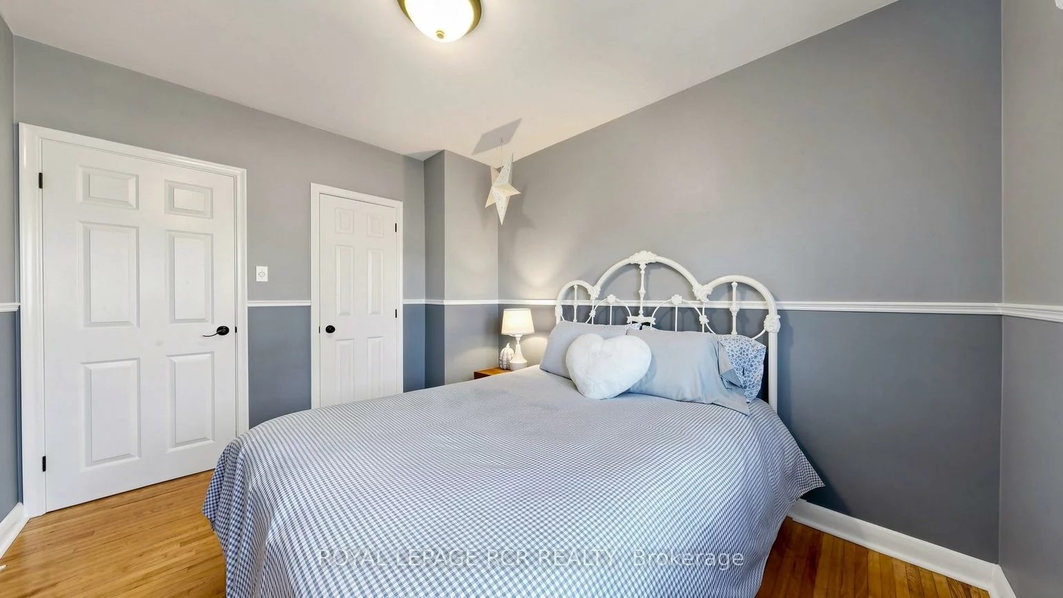 26, Newton, Wellington, Barrie