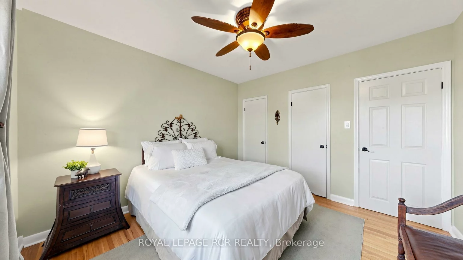 26, Newton, Wellington, Barrie