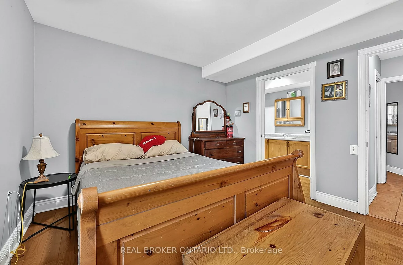 42, Donald, Queen's Park, Barrie