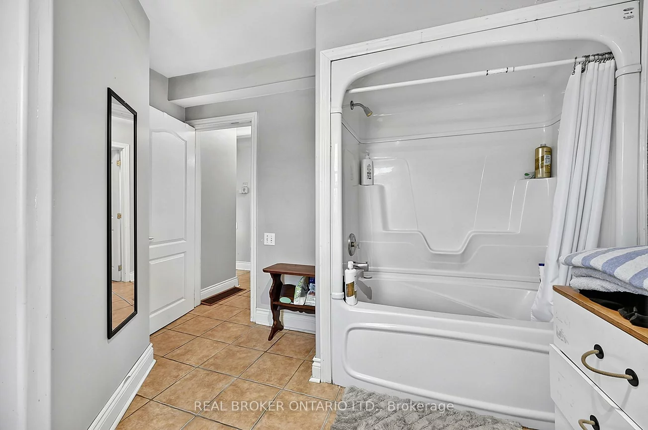 42, Donald, Queen's Park, Barrie