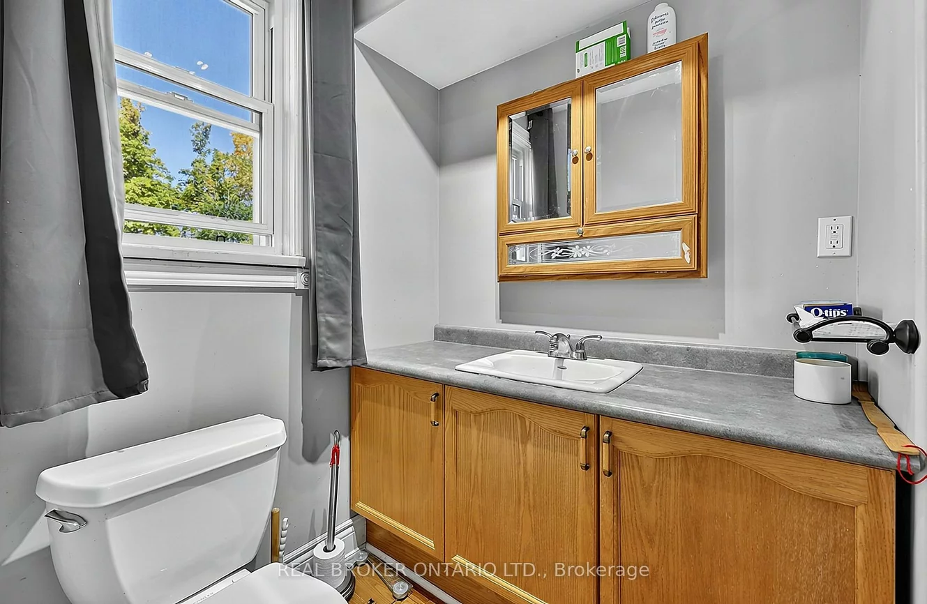 42, Donald, Queen's Park, Barrie