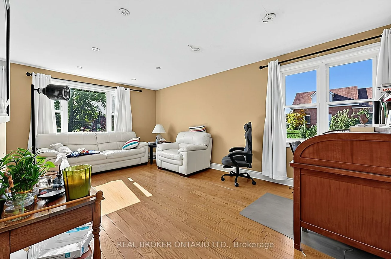 42, Donald, Queen's Park, Barrie