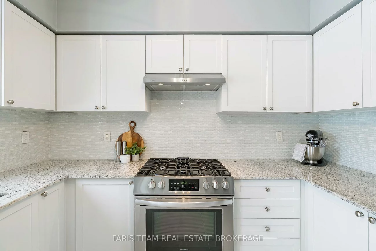 36, Connaught, Innis-Shore, Barrie