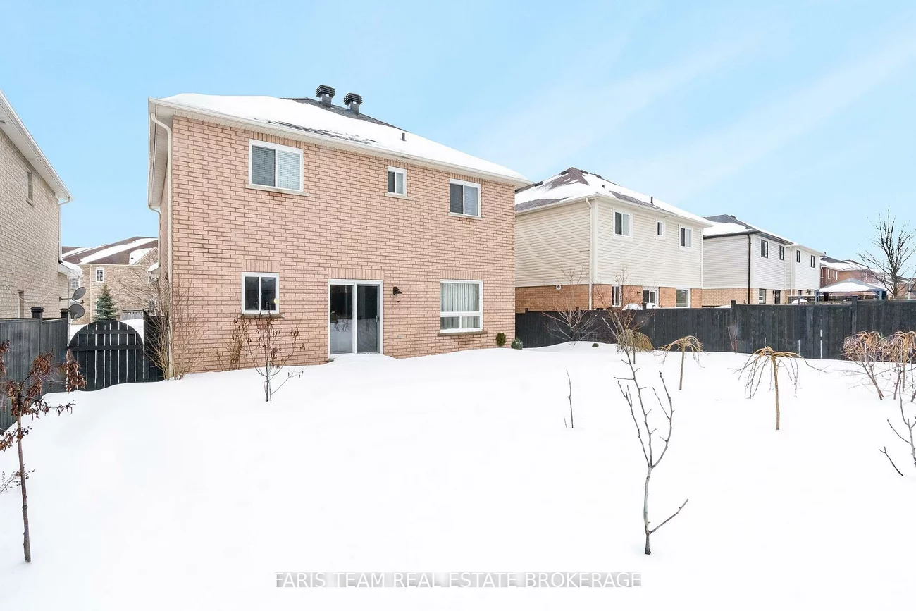 36, Connaught, Innis-Shore, Barrie
