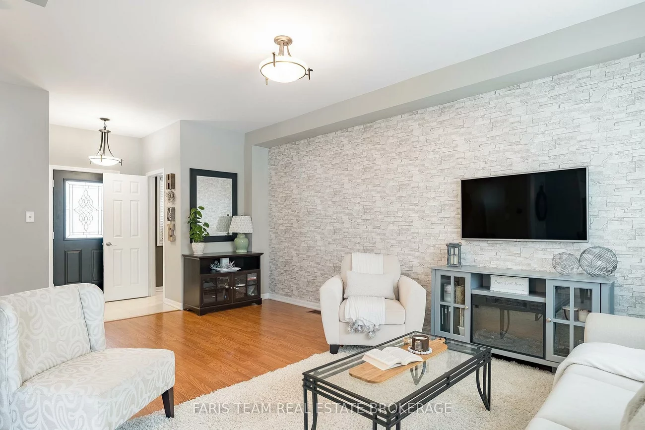 36, Connaught, Innis-Shore, Barrie