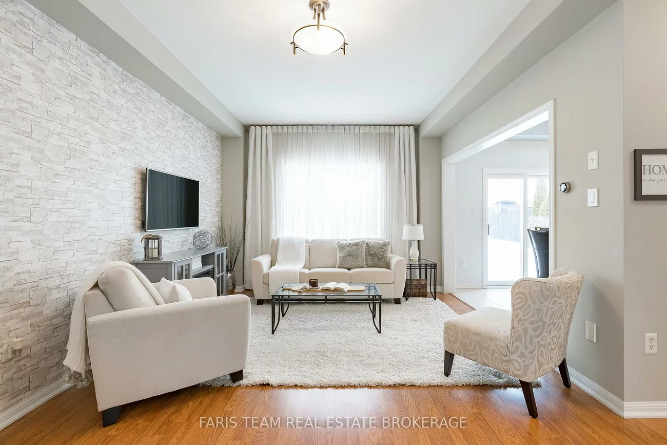 36, Connaught, Innis-Shore, Barrie