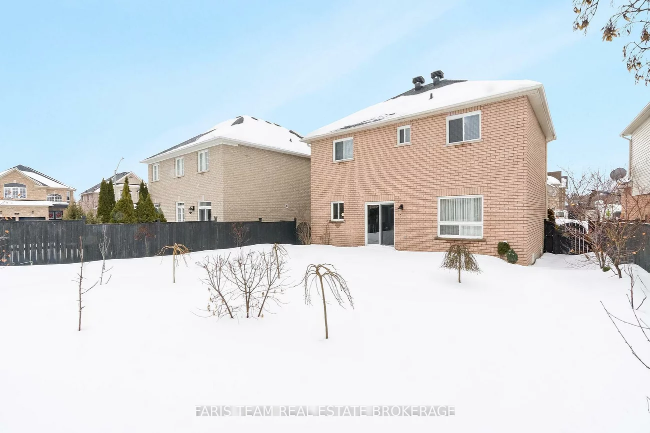 36, Connaught, Innis-Shore, Barrie