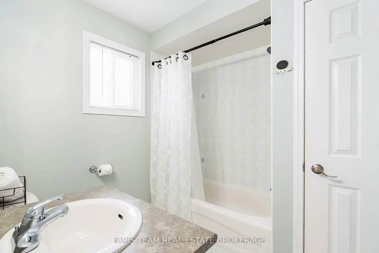 36, Connaught, Innis-Shore, Barrie