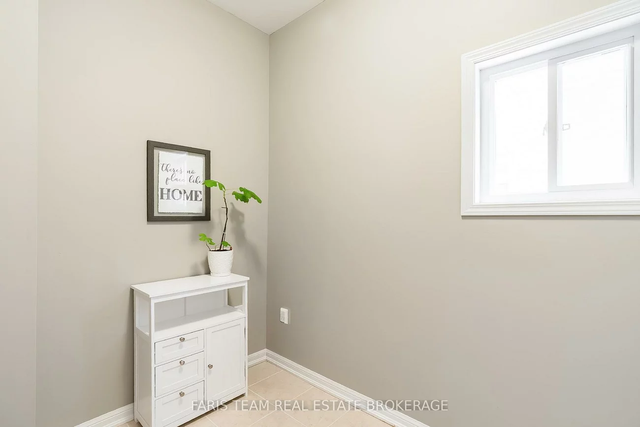 36, Connaught, Innis-Shore, Barrie