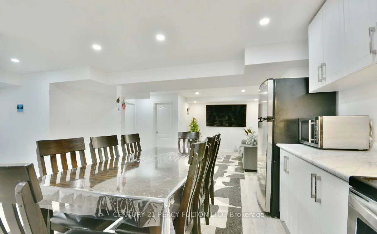 49, Corwin, Bradford, Bradford West Gwillimbury