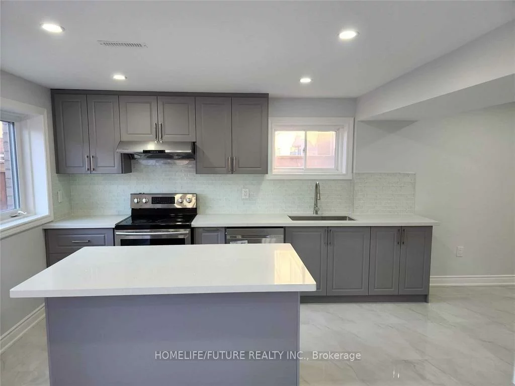 109, Milby, Bradford, Bradford West Gwillimbury