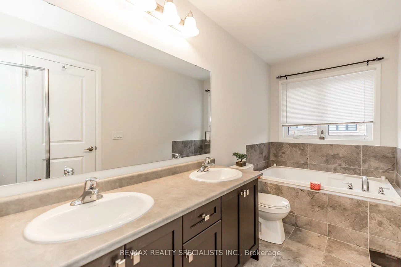 147, Landolfi, Bradford, Bradford West Gwillimbury