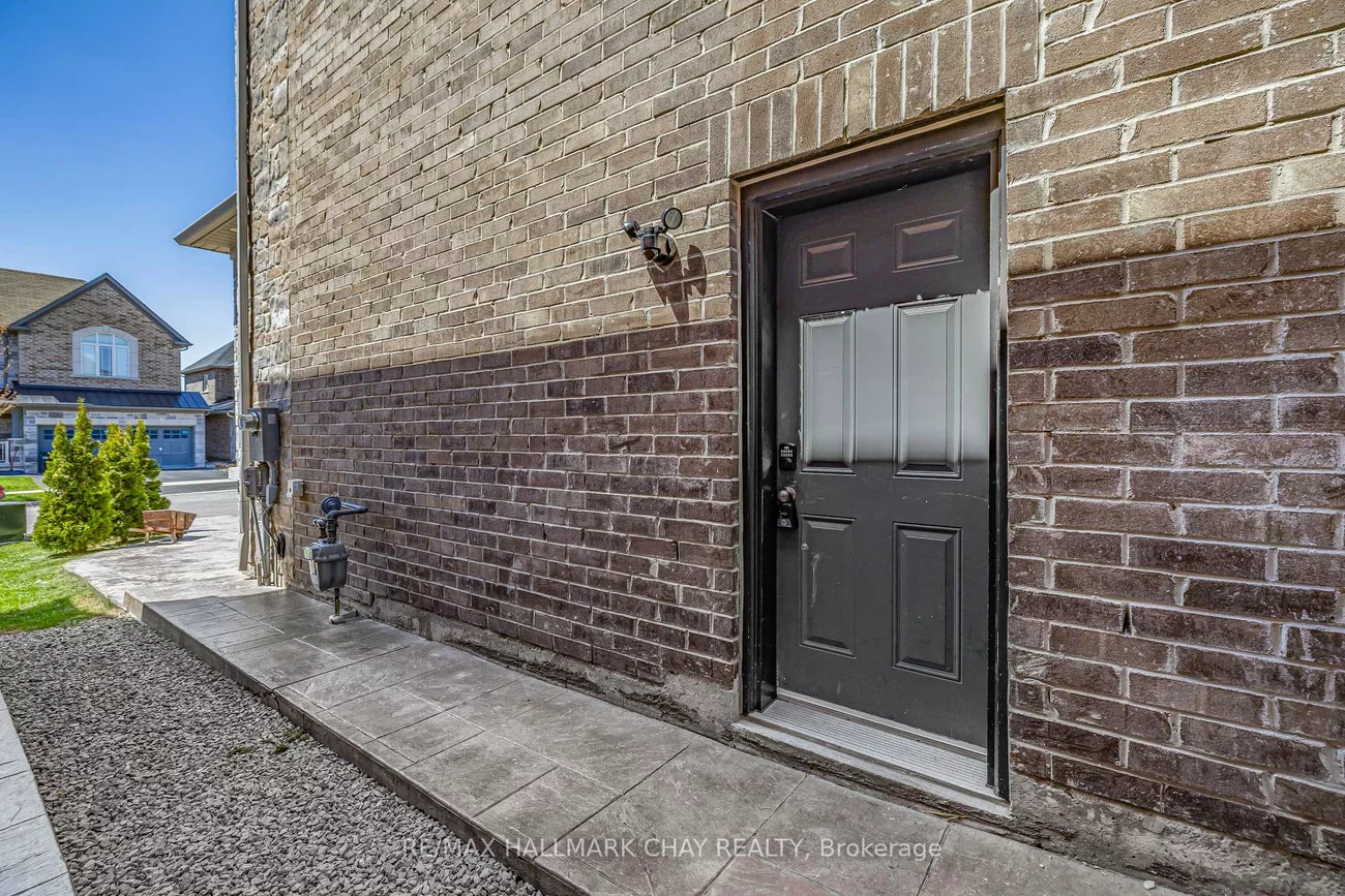 23, Tyndall, Bradford, Bradford West Gwillimbury