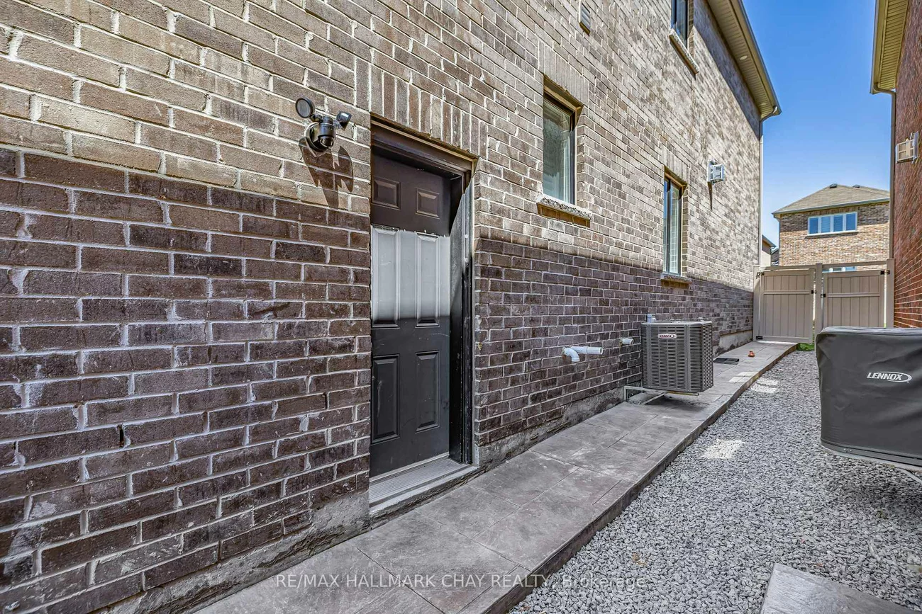 23, Tyndall, Bradford, Bradford West Gwillimbury