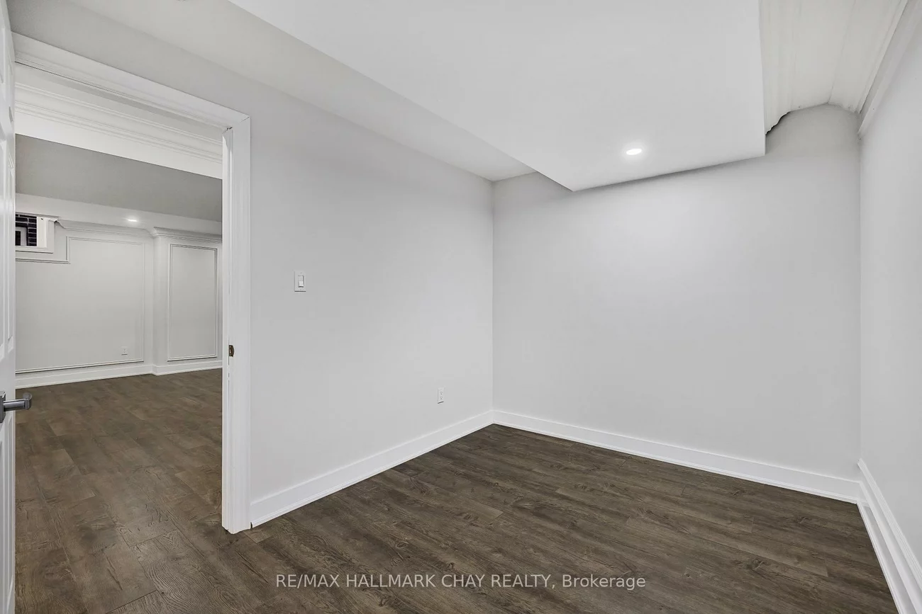 23, Tyndall, Bradford, Bradford West Gwillimbury