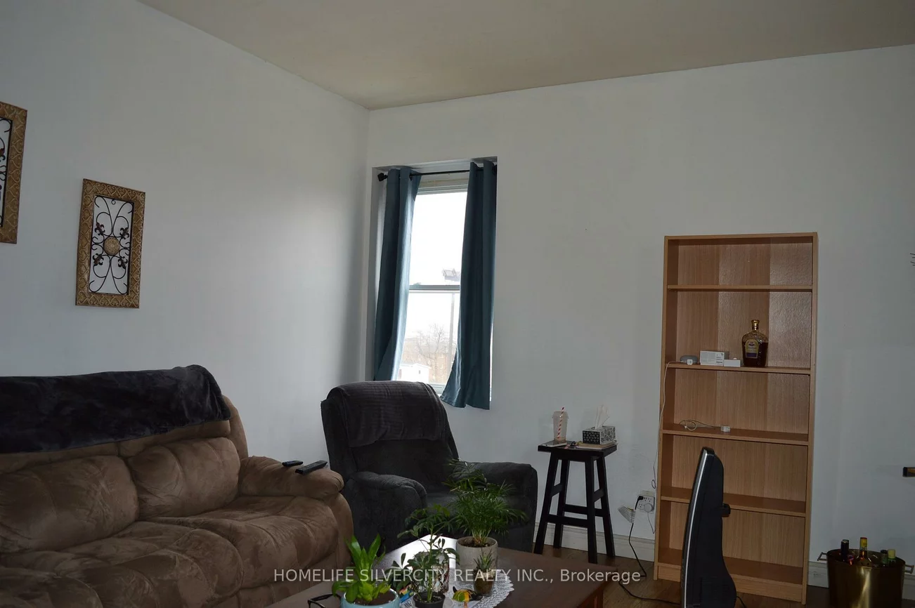 64, Holland, Bradford, Bradford West Gwillimbury
