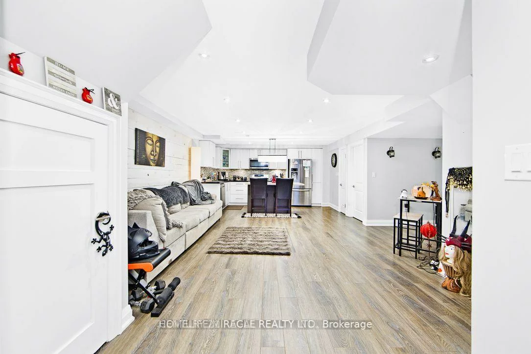 75, Jewelwing, Bradford, Bradford West Gwillimbury