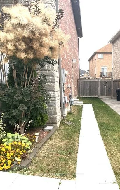 72, Hopkins, Bradford, Bradford West Gwillimbury
