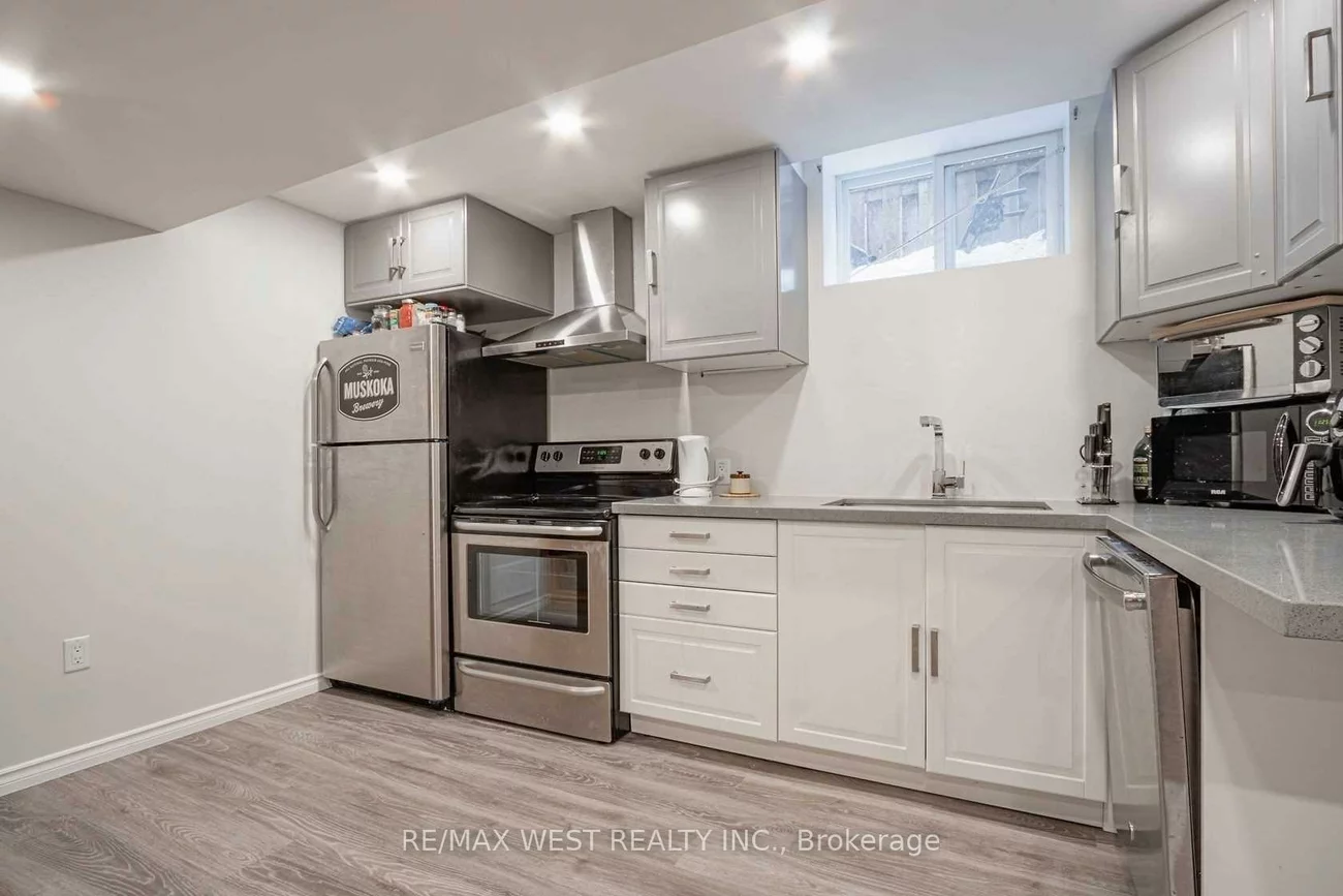 70, Breeze, Bradford, Bradford West Gwillimbury