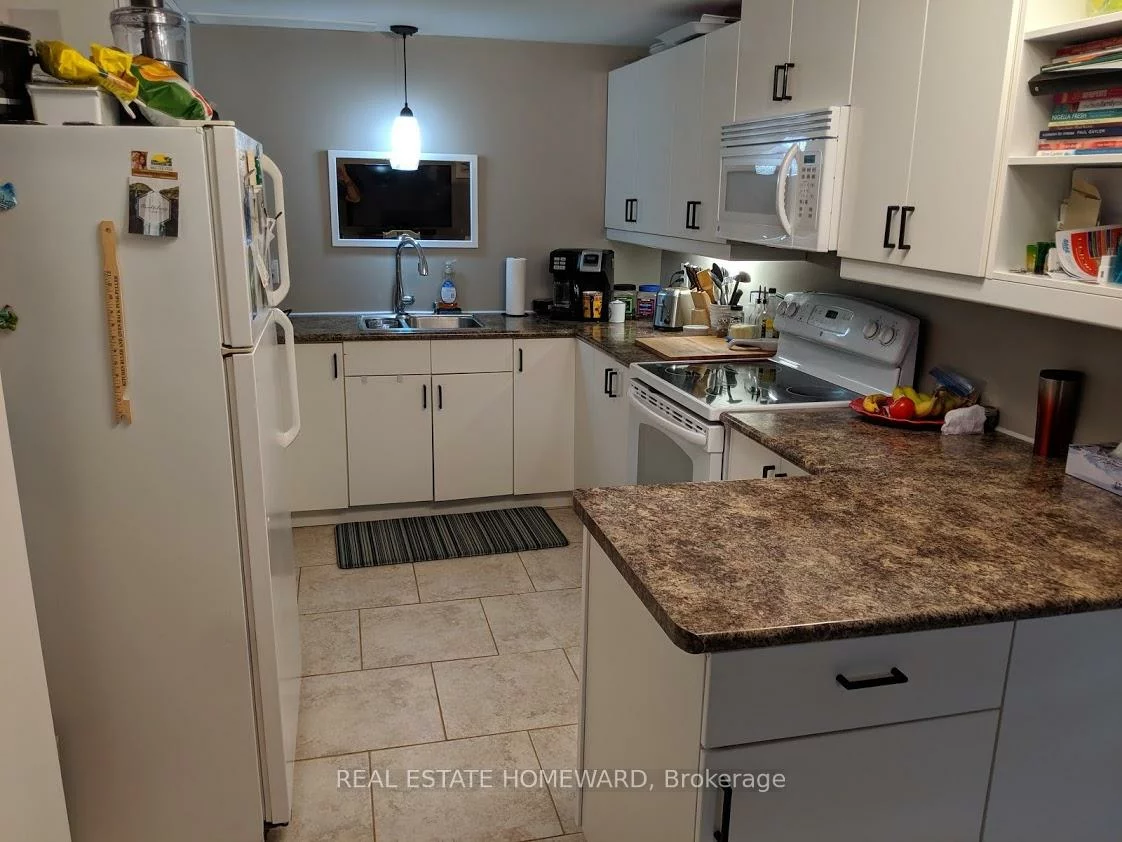 76, Luxury, Bradford, Bradford West Gwillimbury