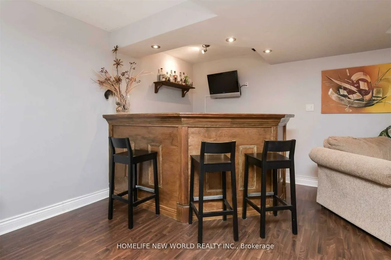 32, Smith, Bradford, Bradford West Gwillimbury