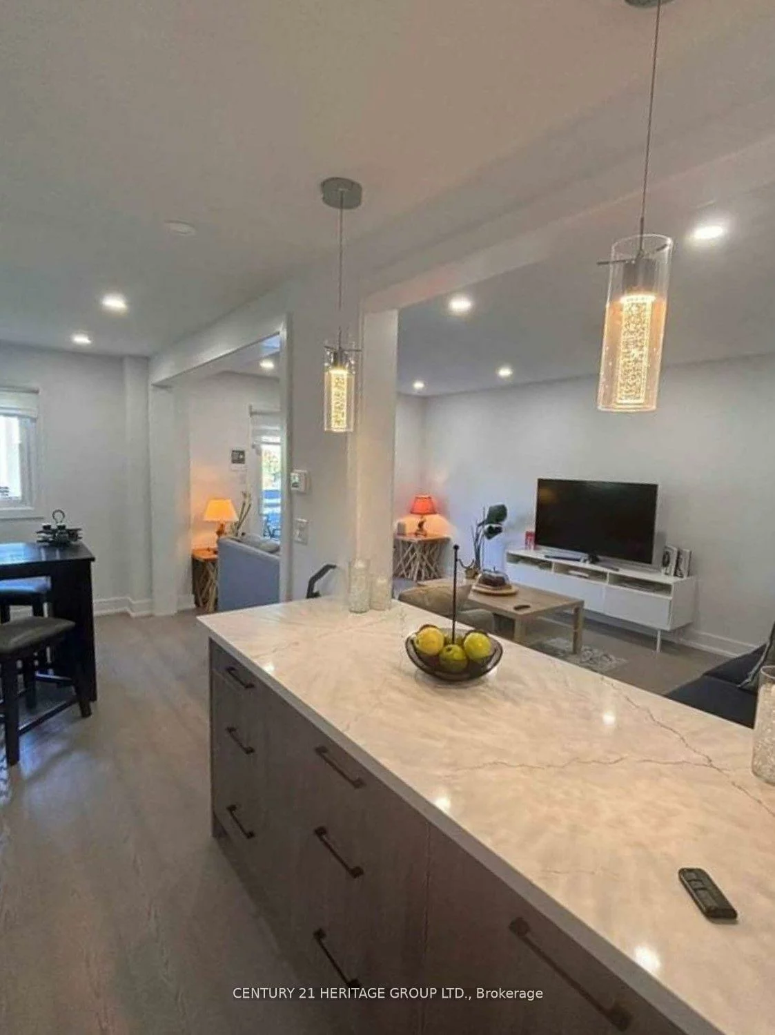 111, Hudson, Bradford, Bradford West Gwillimbury