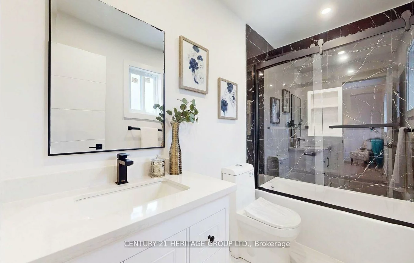 111, Hudson, Bradford, Bradford West Gwillimbury