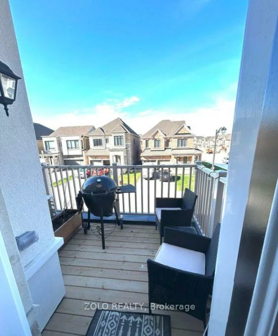 37, Montrose, Bradford, Bradford West Gwillimbury