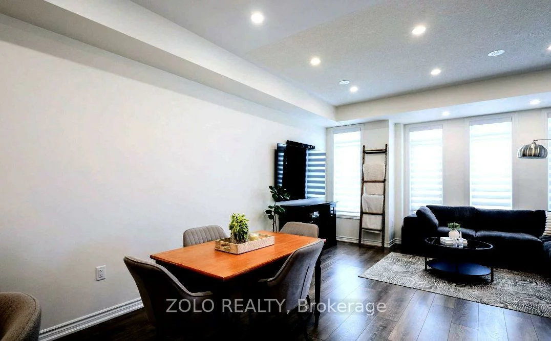 37, Montrose, Bradford, Bradford West Gwillimbury