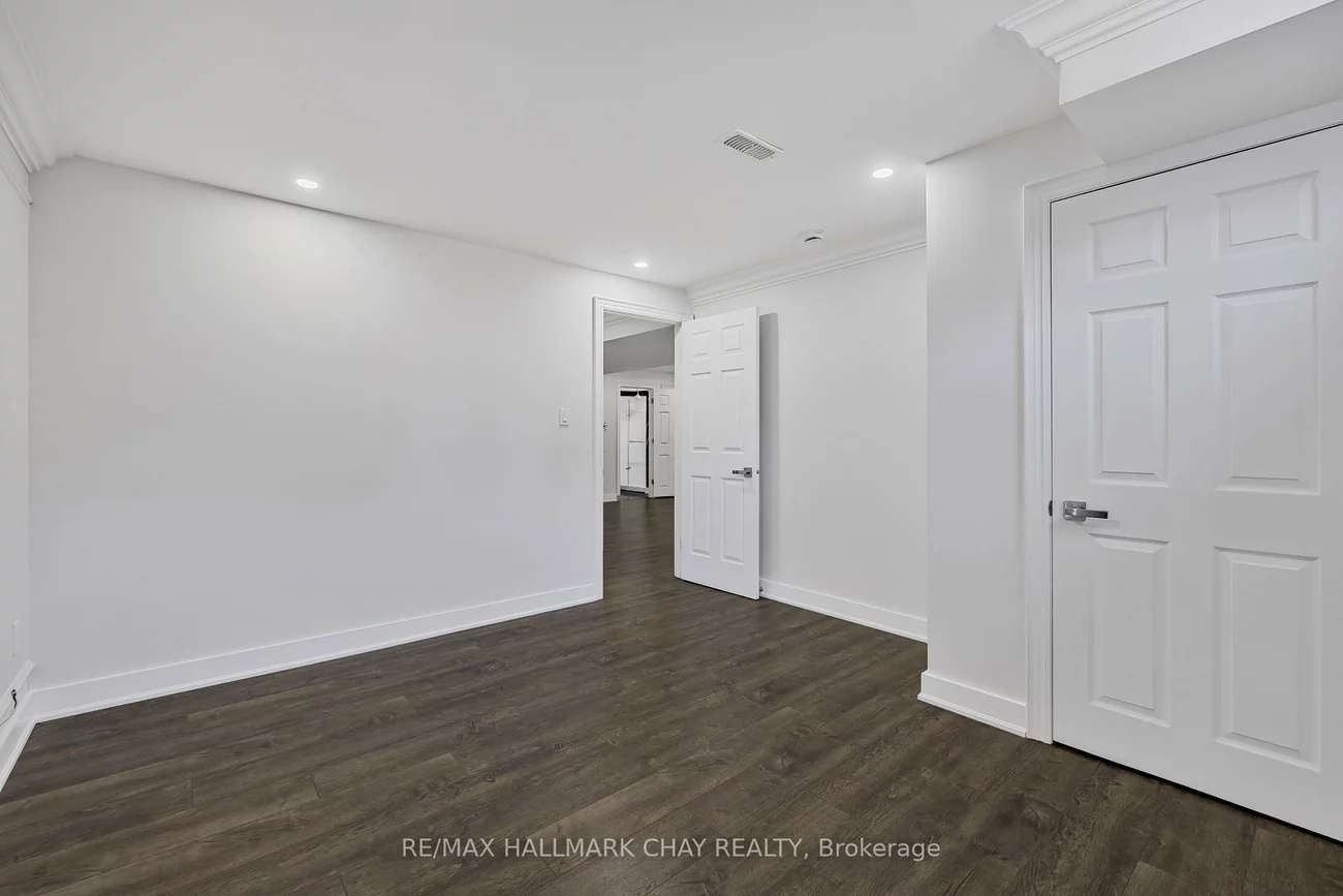 23, Tyndall, Bradford, Bradford West Gwillimbury